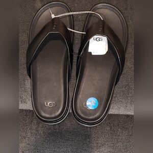 SOLD! UGG black leather thong flip flop sz10